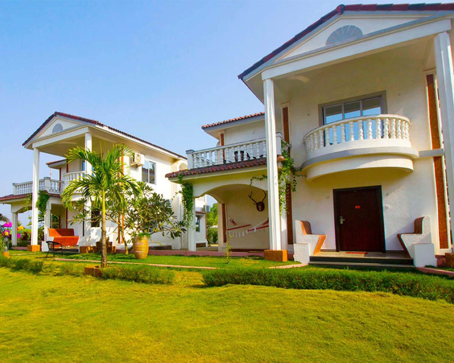 Garden villas along the lawn